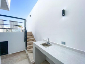 Bright Studio PH Downtown with Private Pool and Terrace